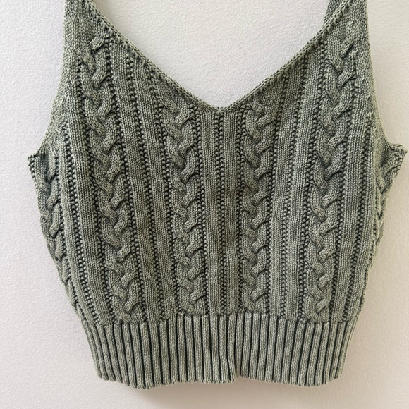 American Eagle Green Crochet Cami - Picture 2 of 7